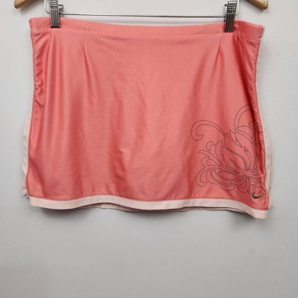 Nike Dri Fit‎ Women’s Athletic pink skort  size Medium